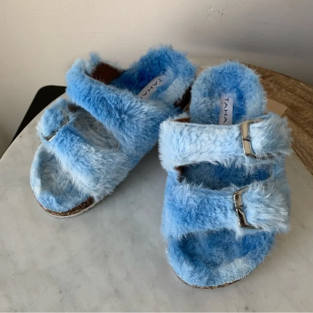 Tahari Fuzzy Blue Sandals Girls 11